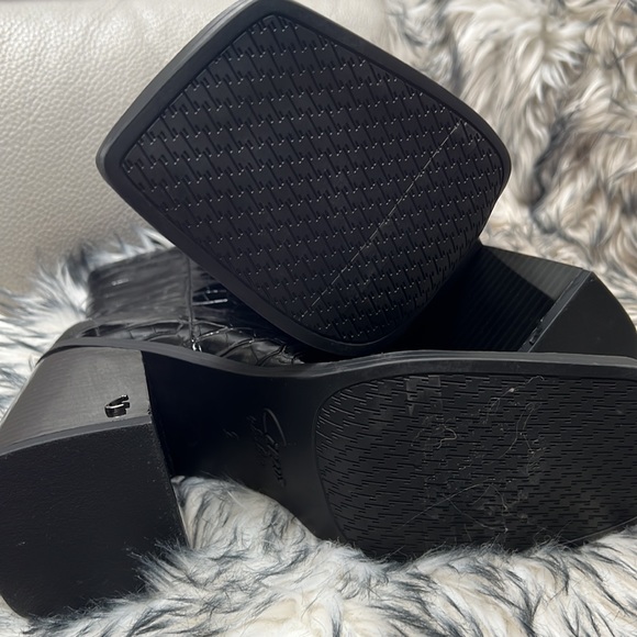 Woman’s Layla Black Square Heel Bootie CIRCUS NY. New - Picture 7 of 11